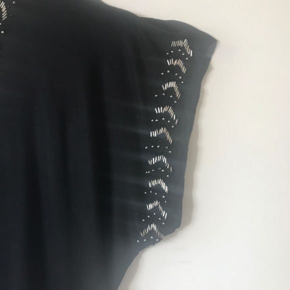 NWOT Cold Shoulder Top w/ hand embroidered beaded accents. Black. Size 1X. - Picture 3 of 3